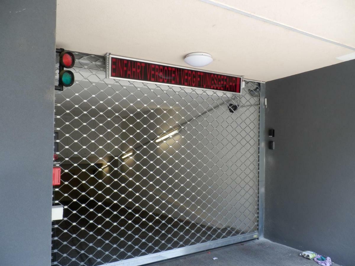 Spacious, Modern 1-Bdrm Apt Near Vic & Austria Ctr Apartment Wina Bagian luar foto