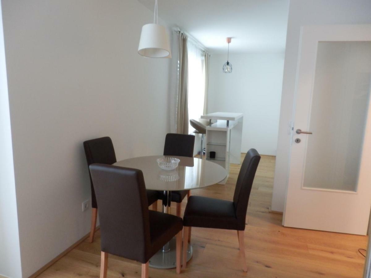 Spacious, Modern 1-Bdrm Apt Near Vic & Austria Ctr Apartment Wina Bagian luar foto