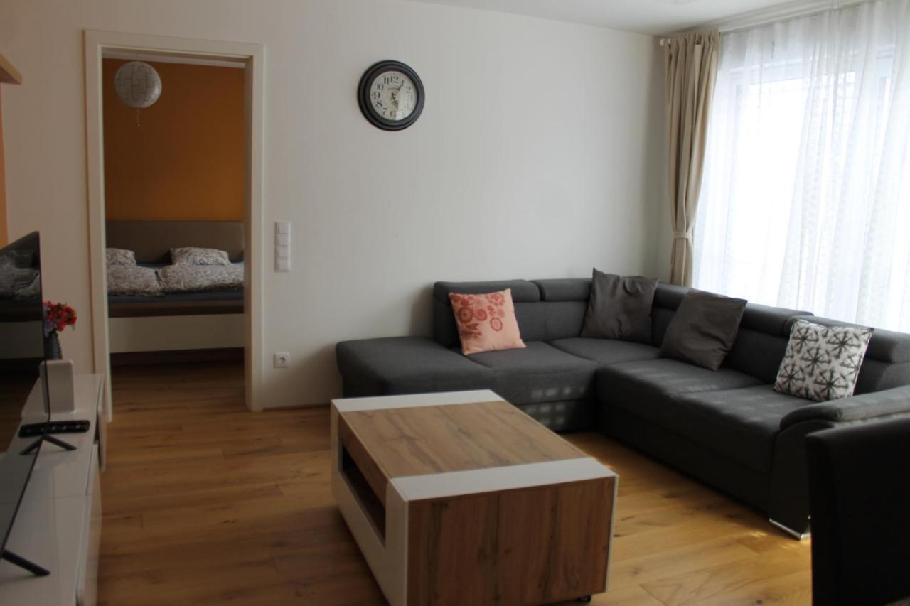 Spacious, Modern 1-Bdrm Apt Near Vic & Austria Ctr Apartment Wina Bagian luar foto